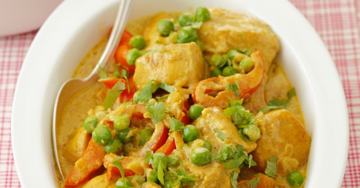 Chicken Curry With Peppers And Peas