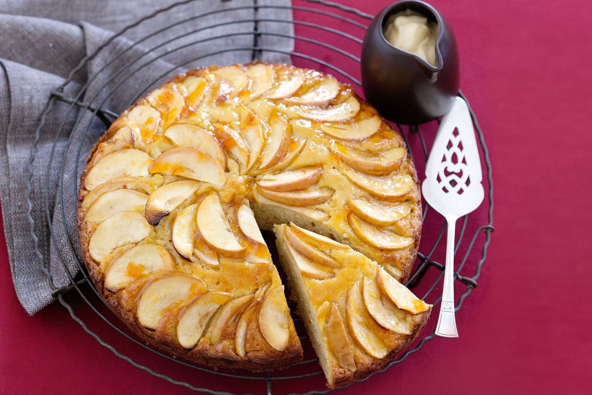 Delicious Apple Cake For A Weekend Treat