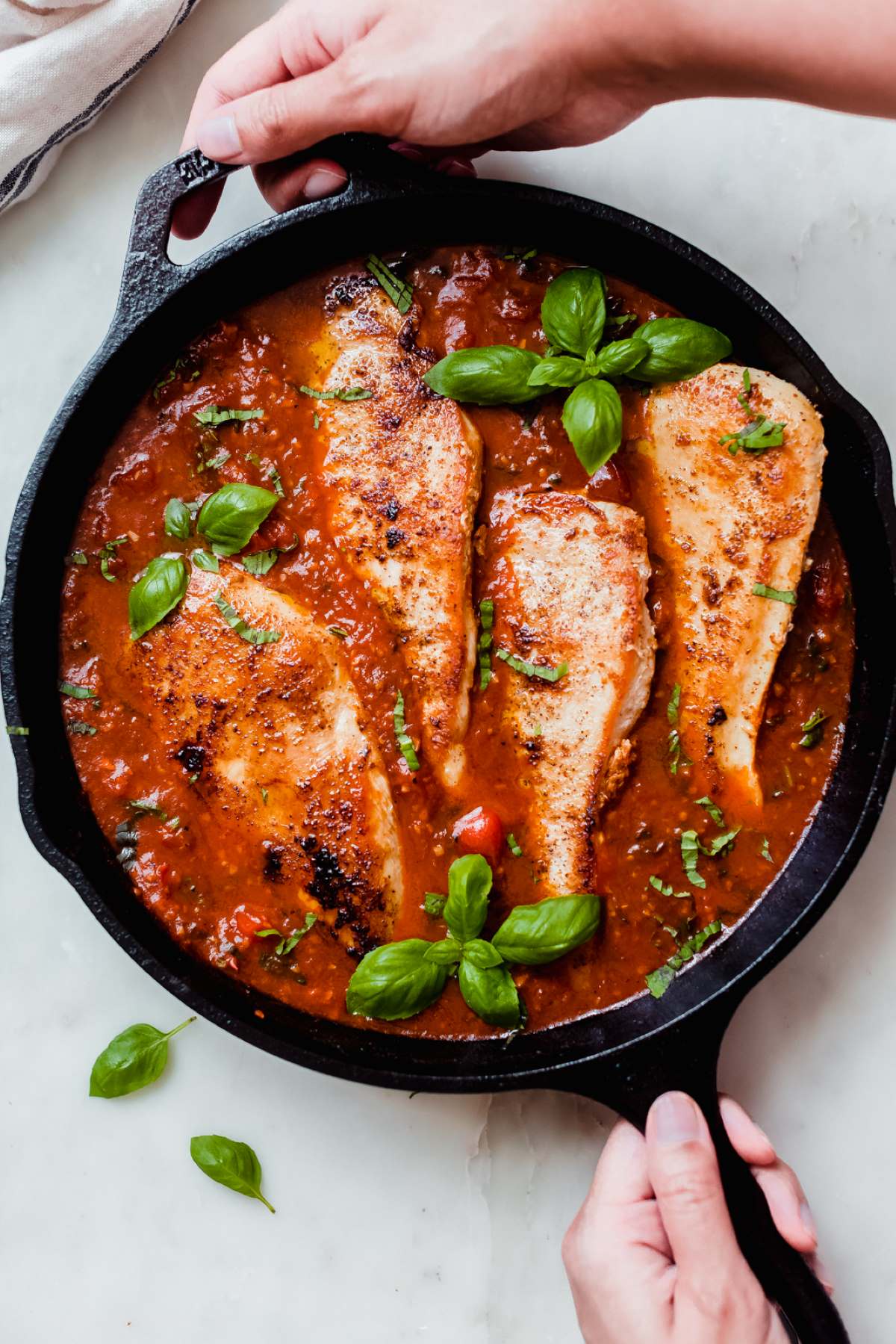Delicious Slow Cooker Chicken In Tomato Sauce