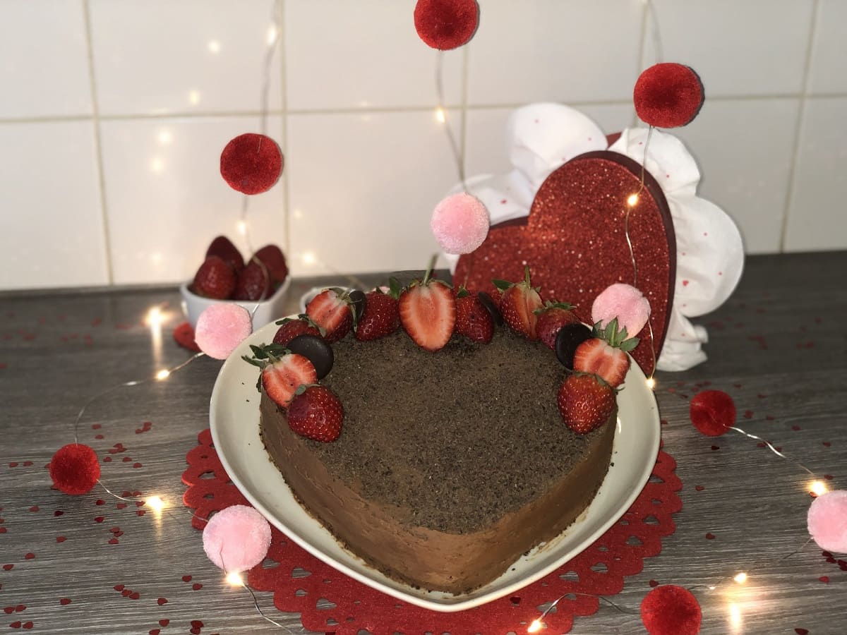 Last-Minute Valentine's Day Chocolate Cake