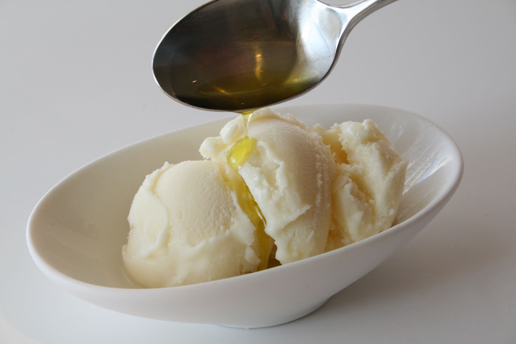 Olive Oil Ice Cream: A Delicious French Table Delight
