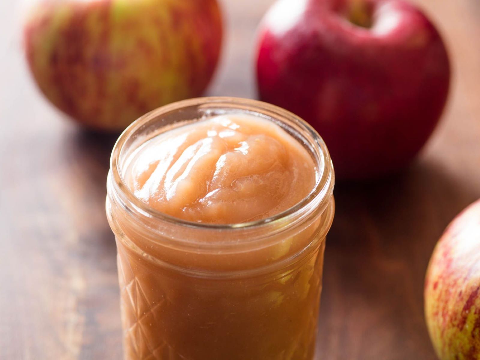 Two Delicious Ways To Make Applesauce Compote