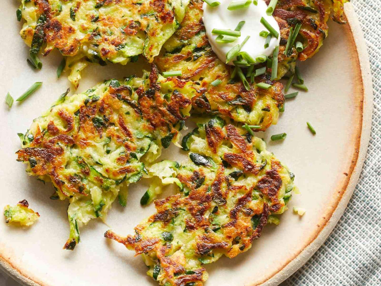Zucchini Fritters: Delicious And Spicy Sriracha Sauce For A Perfect Kick